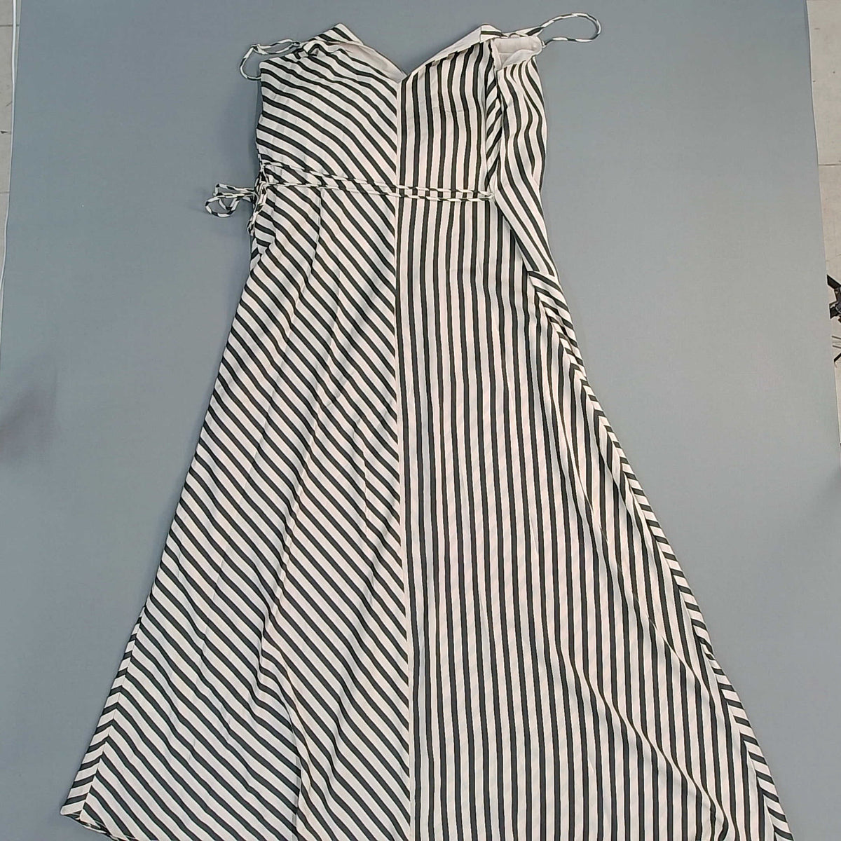 Banana Republic Maxi Dress Striped Black White S Womens V-Neck